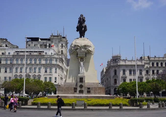 la Plaza San Martín à Lima, au Pérou. DR