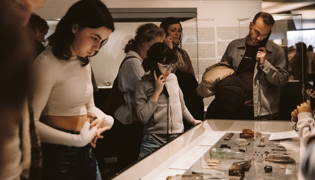 Exposition &quot;Dans les camps. Archéologie de l’enfermement&quot; au Laténium / ©Laténium, Guillaume Perret