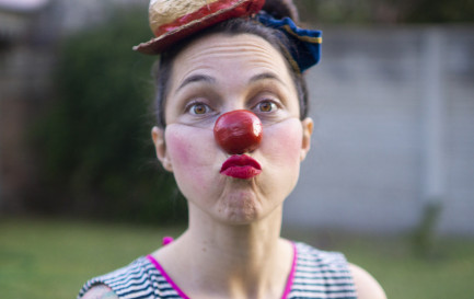 Depuis quelques années, des ateliers proposent d’expérimenter le jeu de clown comme outil de cheminement spirituel. Rencontre. / IStock